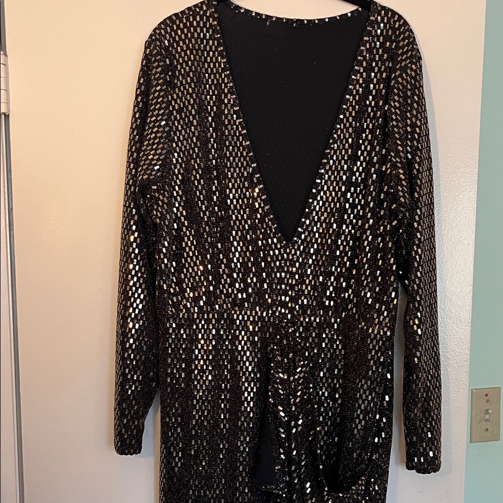 Black and Gold Deep V Long Sleeve Dress